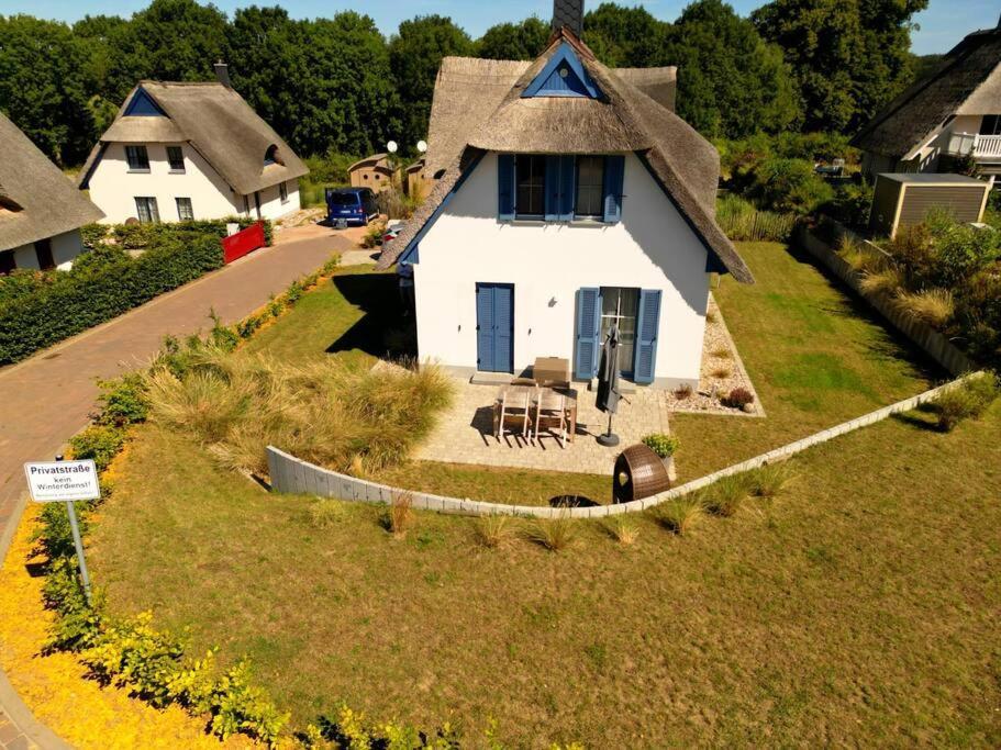 Reetdachhaus Seasons Mit Kamin & Sauna Groß Schwansee المظهر الخارجي الصورة
